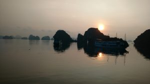 Halong-Bay-Sun-Rise-Impressions-Vietnam
